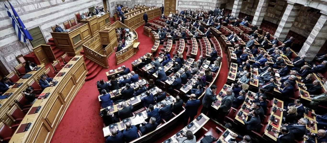 Έρχεται σφοδρή πολιτική σύγκρουση αρχηγών σήμερα στη Βουλή - Για τα εργασιακά θέματα